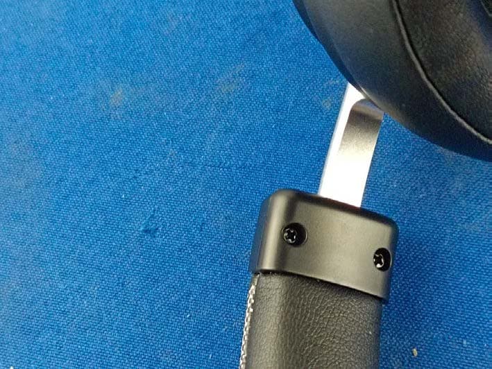 Wireless Headphones - FCC ID 2A7J2-BHM2P - CG Mobile SAS