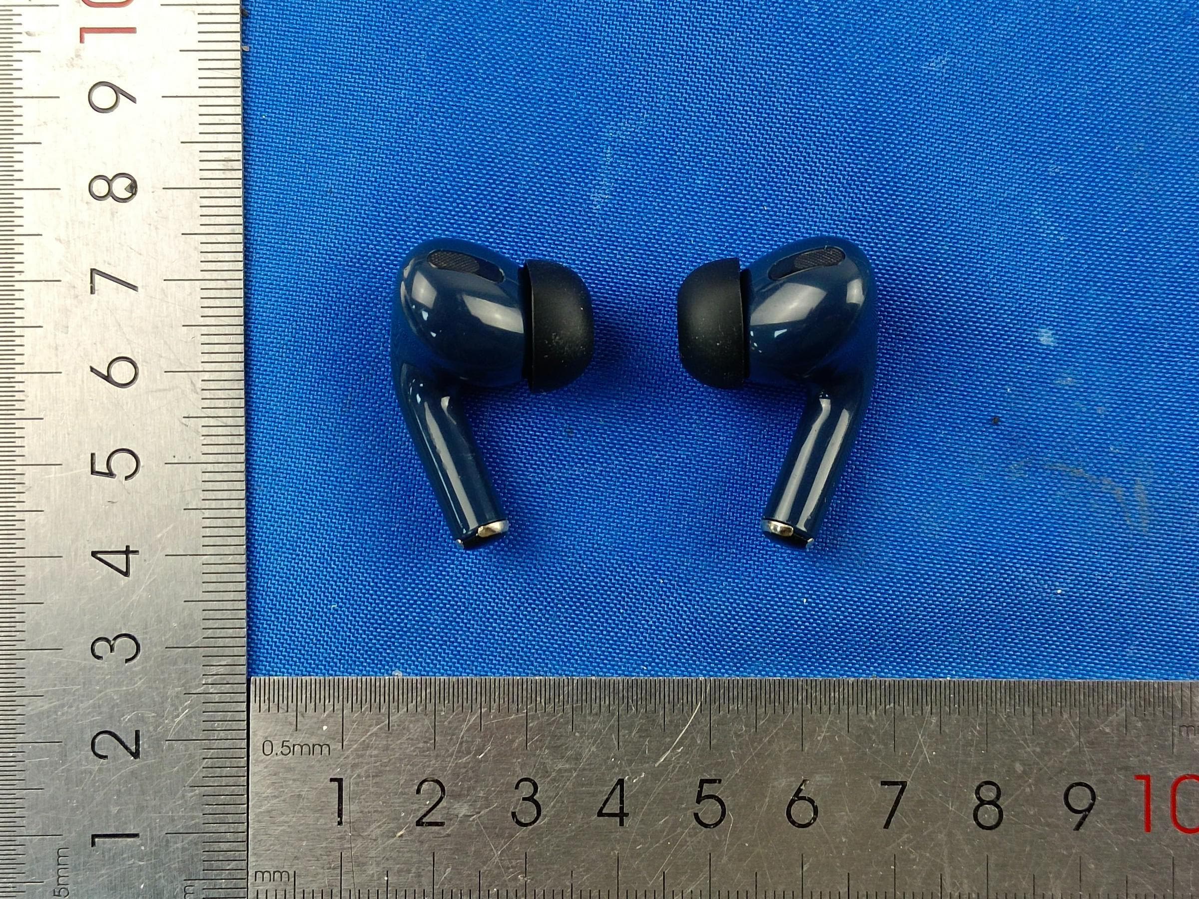 True Wireless Earphones - FCC ID 2A7J2-TWS3IL - CG Mobile SAS