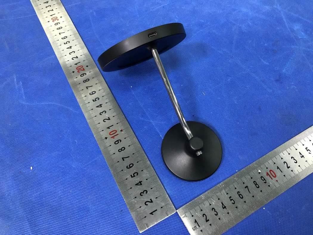2-in-1 Magnetic fast wireless charger - FCC ID 2A7KB-STC200 - Dongguan LUNE Technology Co., LTD (2)