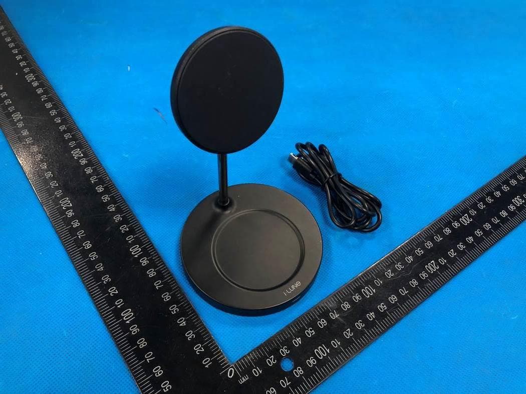2-in-1 Magnetic fast wireless charger - FCC ID 2A7KB-STC200 - Dongguan LUNE Technology Co., LTD (3)