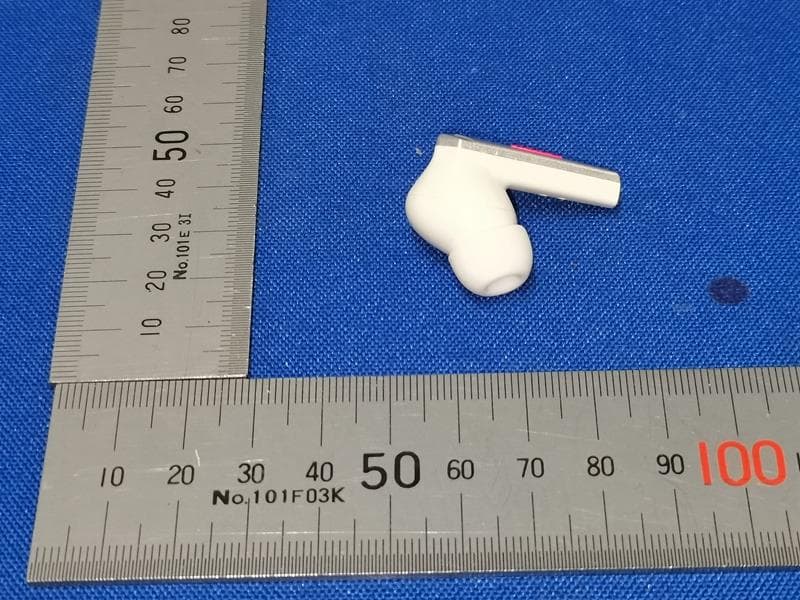 True Wireless Stereo Earphone - FCC ID 2A7NUBWGH0701 - Dong Guan GuanCheng Electronic Technology Co., Ltd