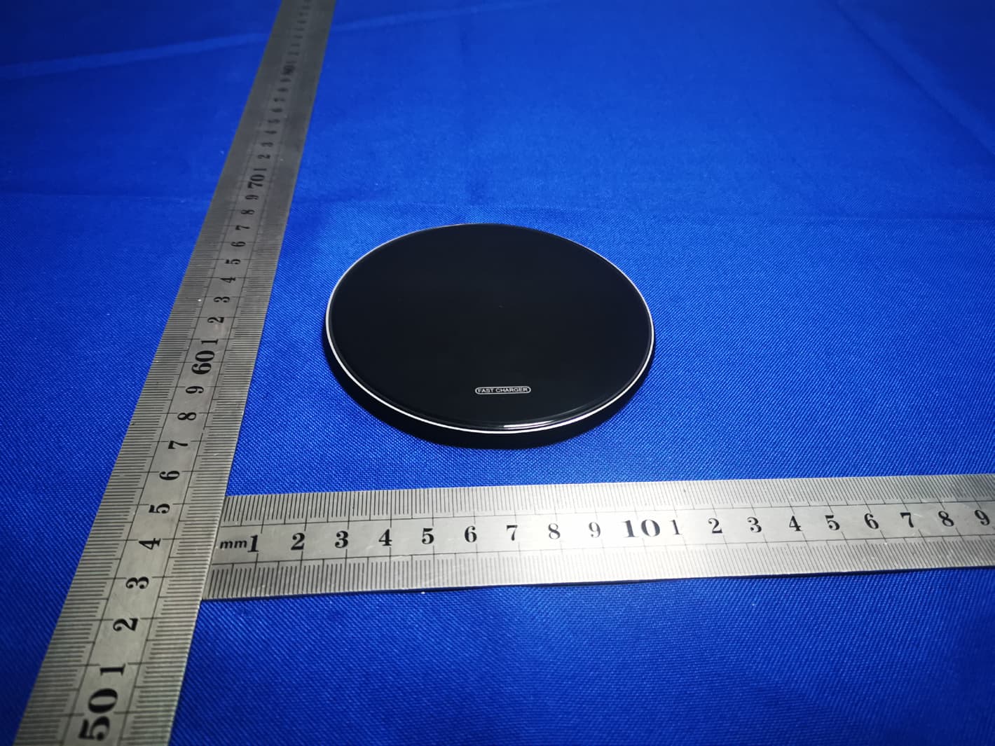 X8 acrylic wireless charger - FCC ID 2A7PE-X815 - Huizhou Yili Information Technology Co., Ltd. (5)
