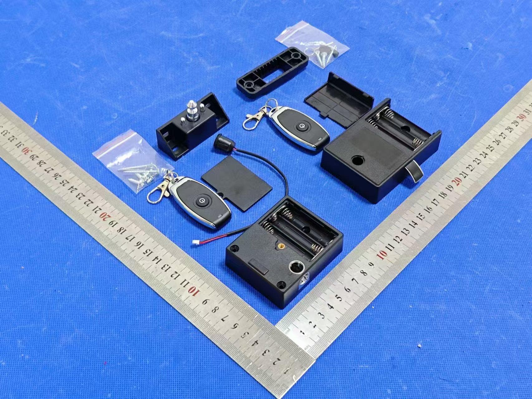 Remote control lock - FCC ID 2A7PK-F187 - Qidots Security Technology Co. Ltd