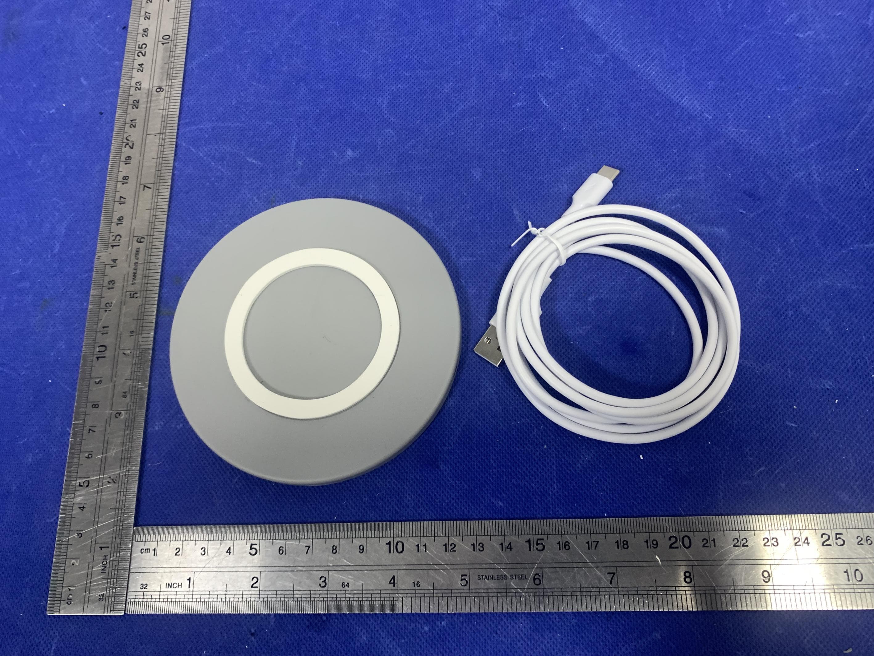 Wireless charger - FCC ID 2A7PX-HW01 - Shenzhen Input Technology Co.,Ltd.