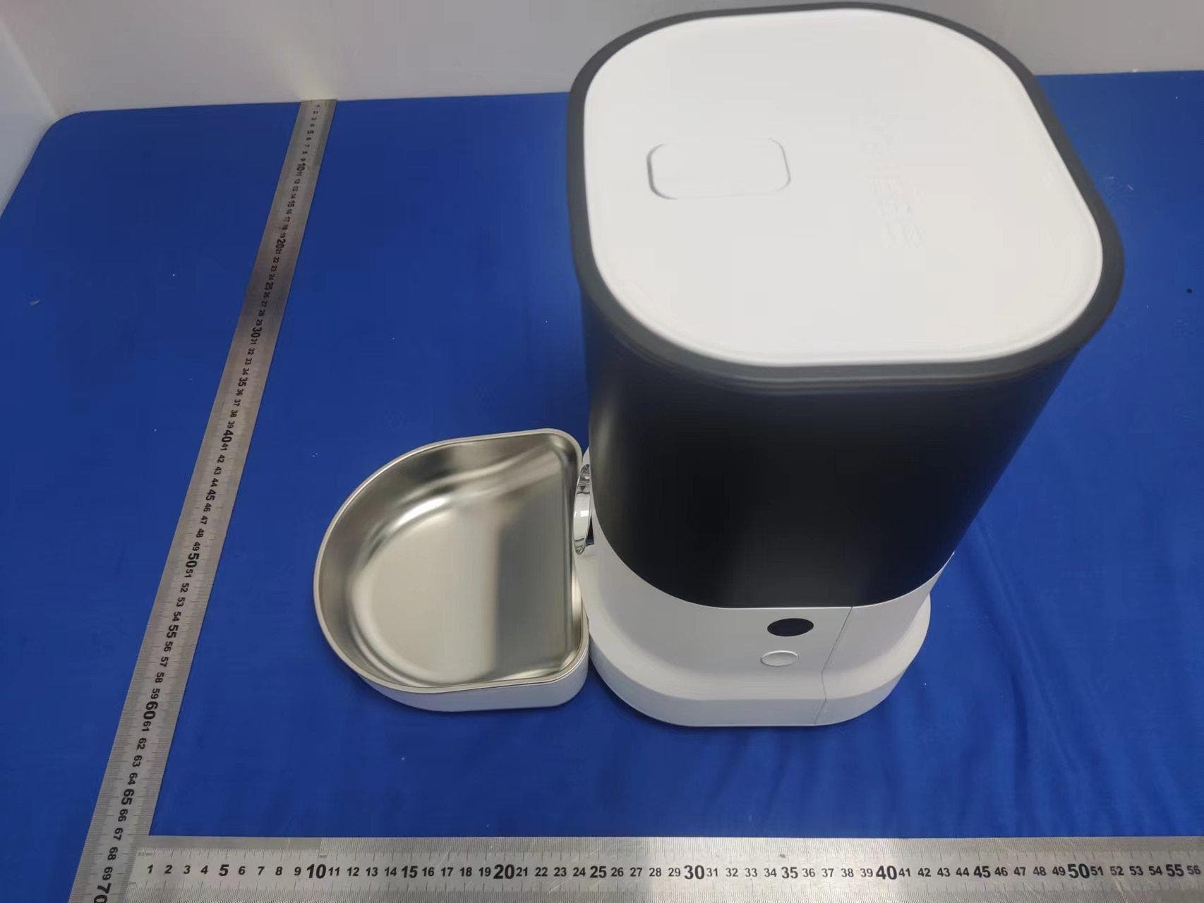 Dogness Cube App Feeder - FCC ID 2A7PZ-F11 - Dogness Intelligent Technology (Dongguan) Co., Ltd.