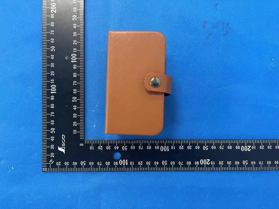 Lumos Quad Charging Mat - FCC ID 2A7ZK-LAXBLNM - Lumos Labs International Pte Ltd (3)