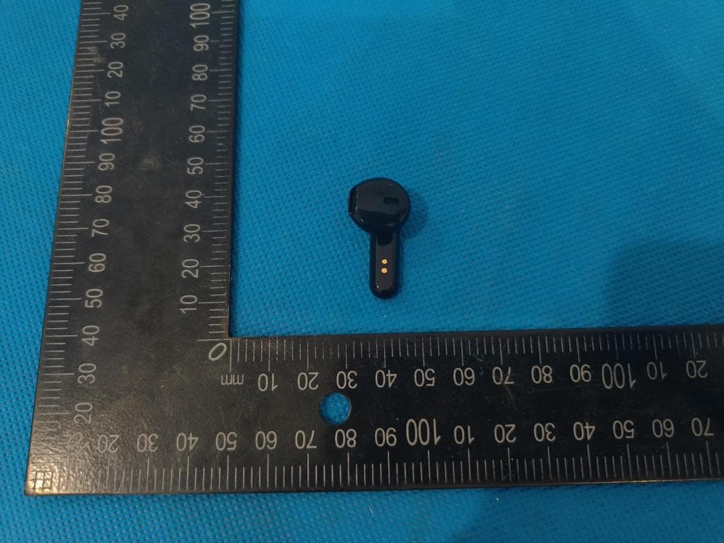 Wireless Bluetooth headset - FCC ID 2A82XGDA889K - Tomauri Inc. (5)