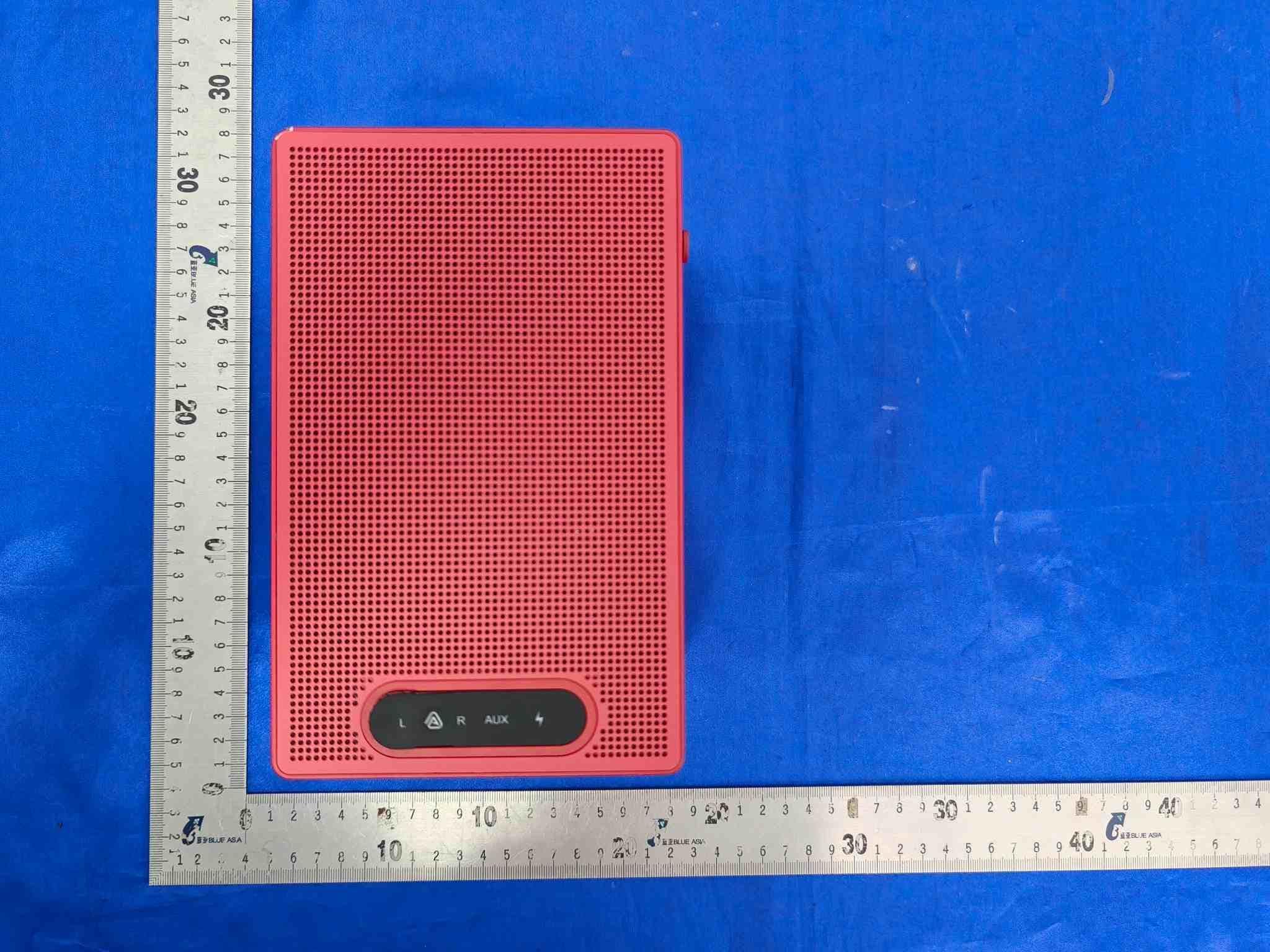 LINGKE MOVABLE STEREO BLUETOOTH SPEAKER - FCC ID 2A83VLINGKESTARRYM3 - Lingke Audio Technology (Guangdong) Co., Ltd. (2)