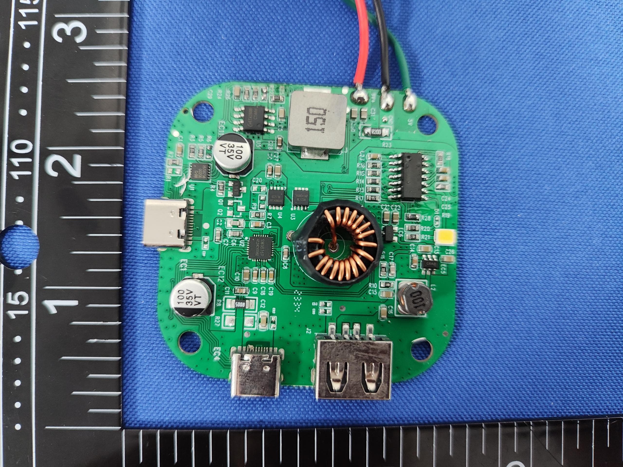 Wireless Charging Station - FCC ID 2A85H-PW30 - Shenzhen Cyberblue Electronics Co., Ltd (2)