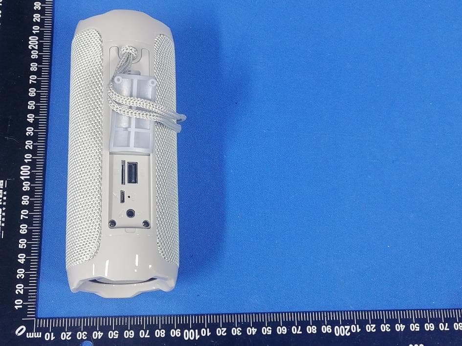Portable Wireless Speaker,Bluetooth Speaker - FCC ID 2A86Y-TG-191 - Shenzhen chengtai electronic and technology co.,LTD (3)
