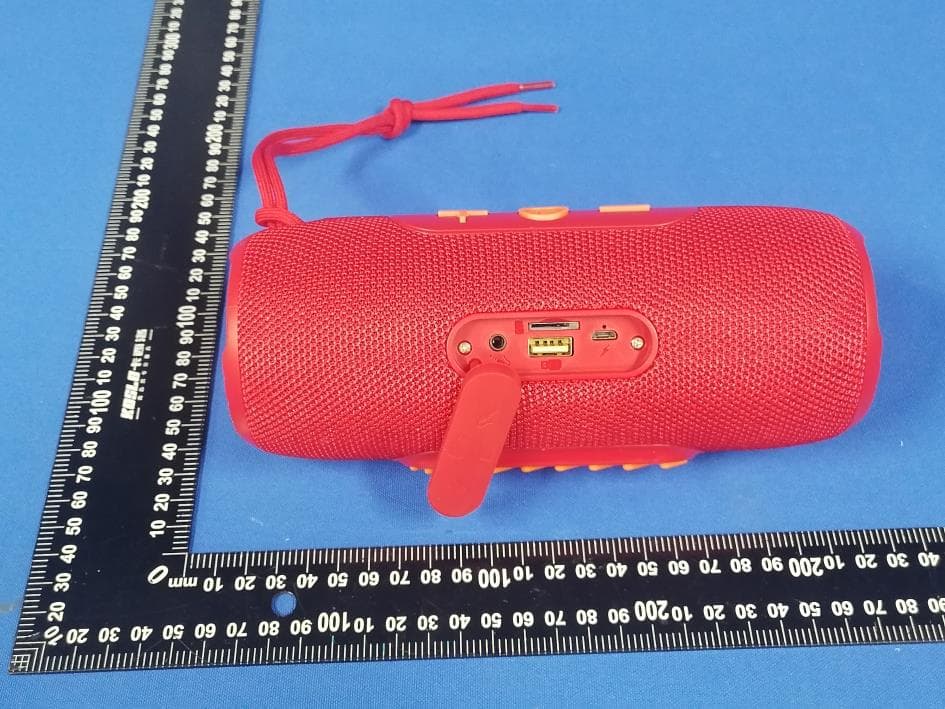 Portable Wireless Speaker,Bluetooth Speaker - FCC ID 2A86Y-TG-341 - Shenzhen chengtai electronic and technology co.,LTD (3)