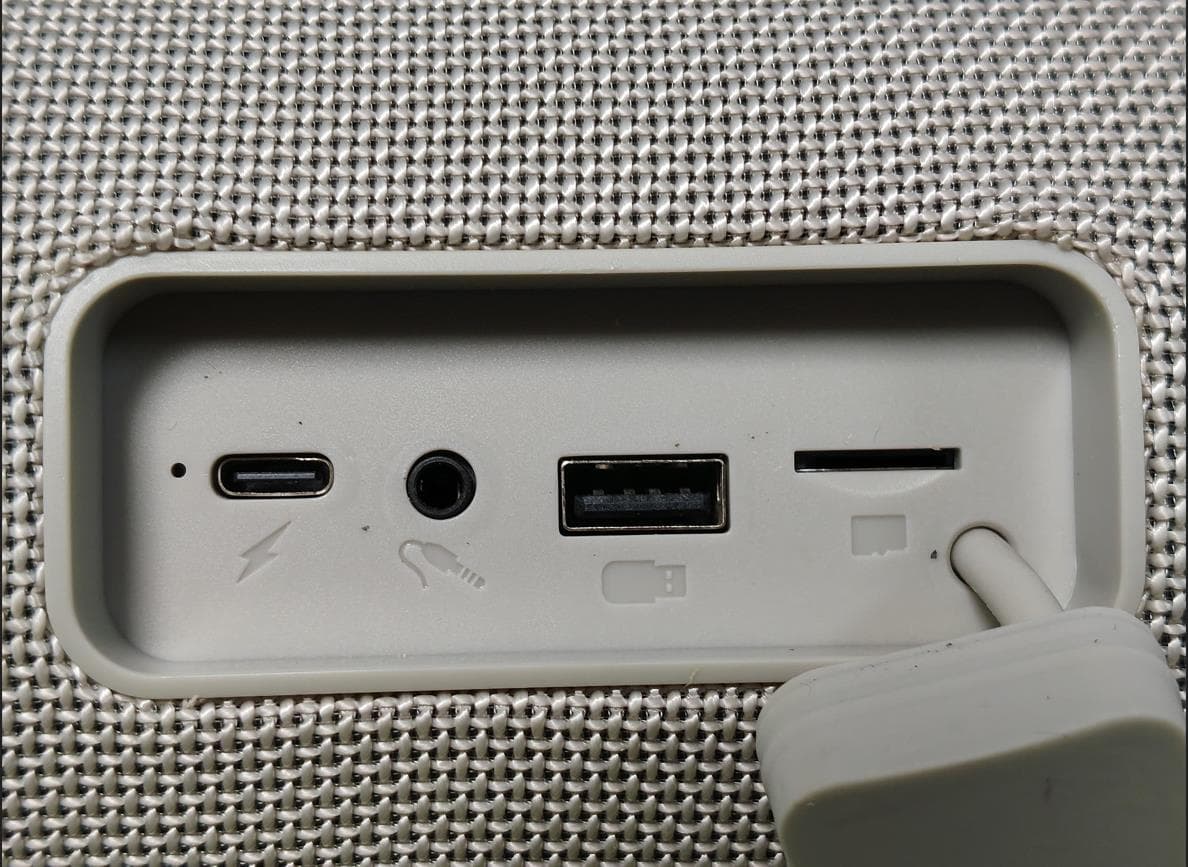 Bluetooth speaker - FCC ID 2A86Y-TG-397 - Shenzhen chengtai electronic and technology co.,LTD