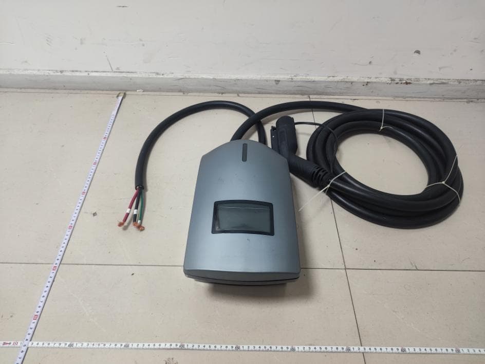 Electric Vehicle AC Charging Station - FCC ID 2A87B-ACEVC - HeyCharge GmbH (3)