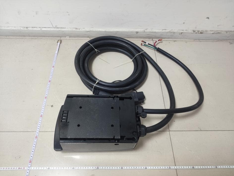 Electric Vehicle AC Charging Station - FCC ID 2A87B-ACEVC - HeyCharge GmbH