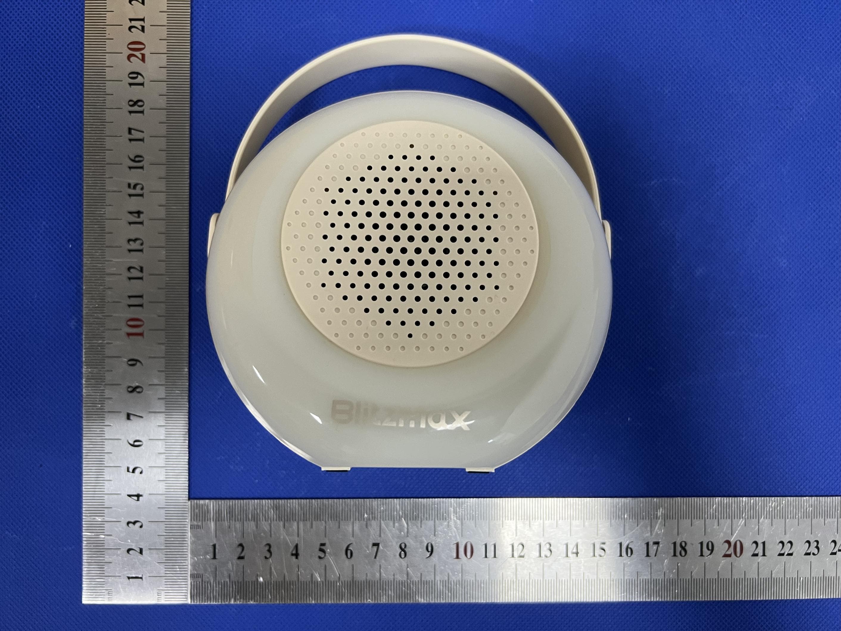 Portable Karaoke Machine - FCC ID 2A8D5-BM-K10 - SUI CHENG LIMITED (2)