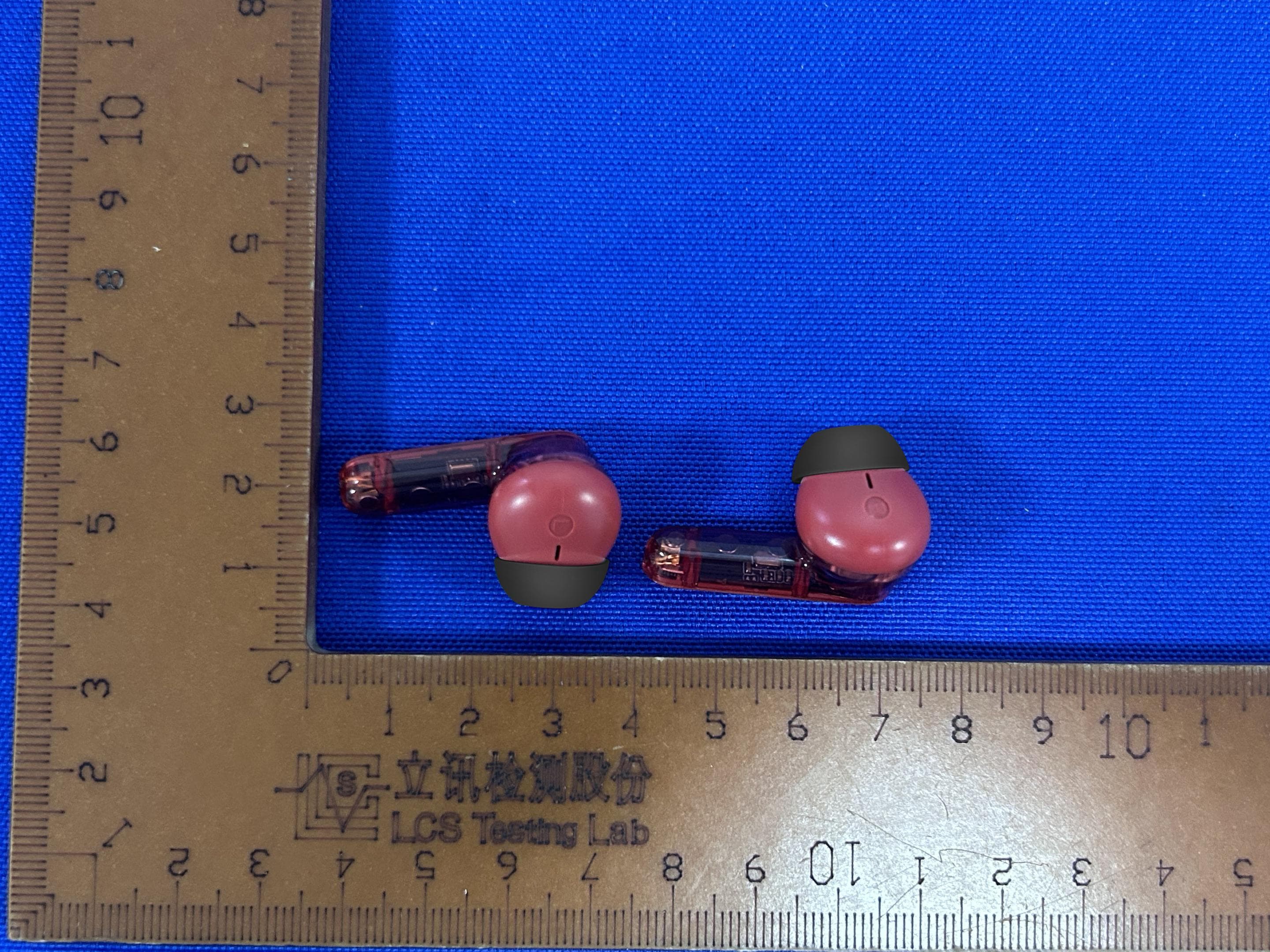 TWS earbuds - FCC ID 2A8DO-S200 - Guangzhou Wesdar Electronic Technology Co.,Ltd (3)