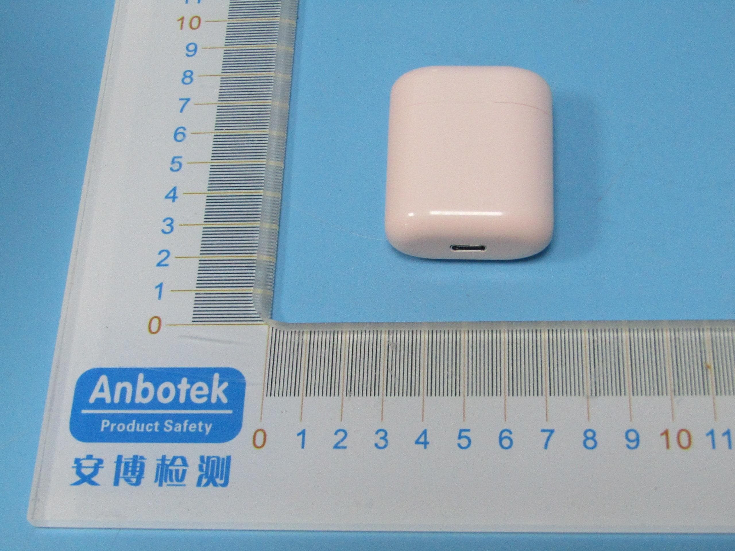 TWS EARphone - FCC ID 2A8DO-S88 - Guangzhou Wesdar Electronic Technology Co.,Ltd (2)