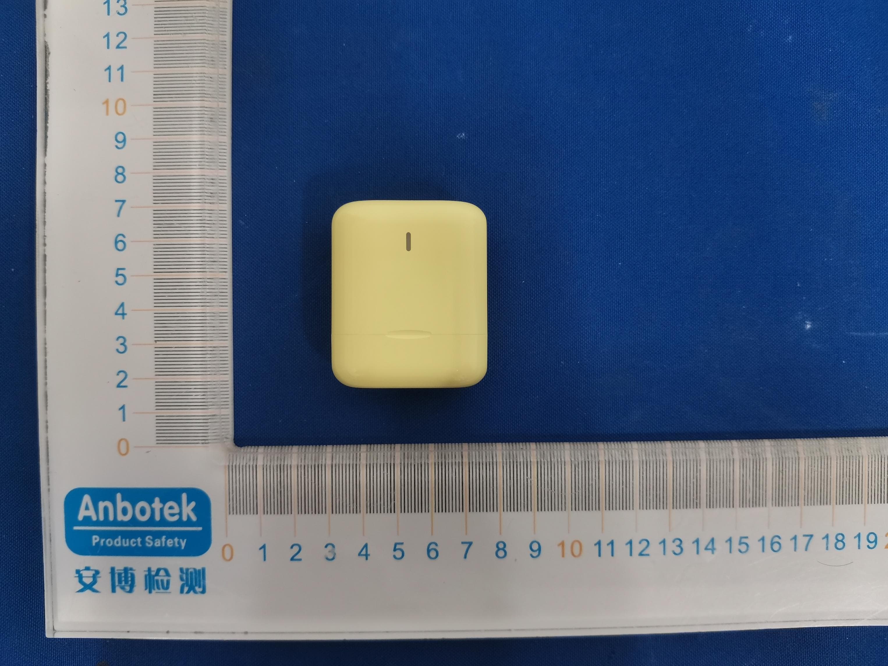 TWS EARphone - FCC ID 2A8DO-S88 - Guangzhou Wesdar Electronic Technology Co.,Ltd