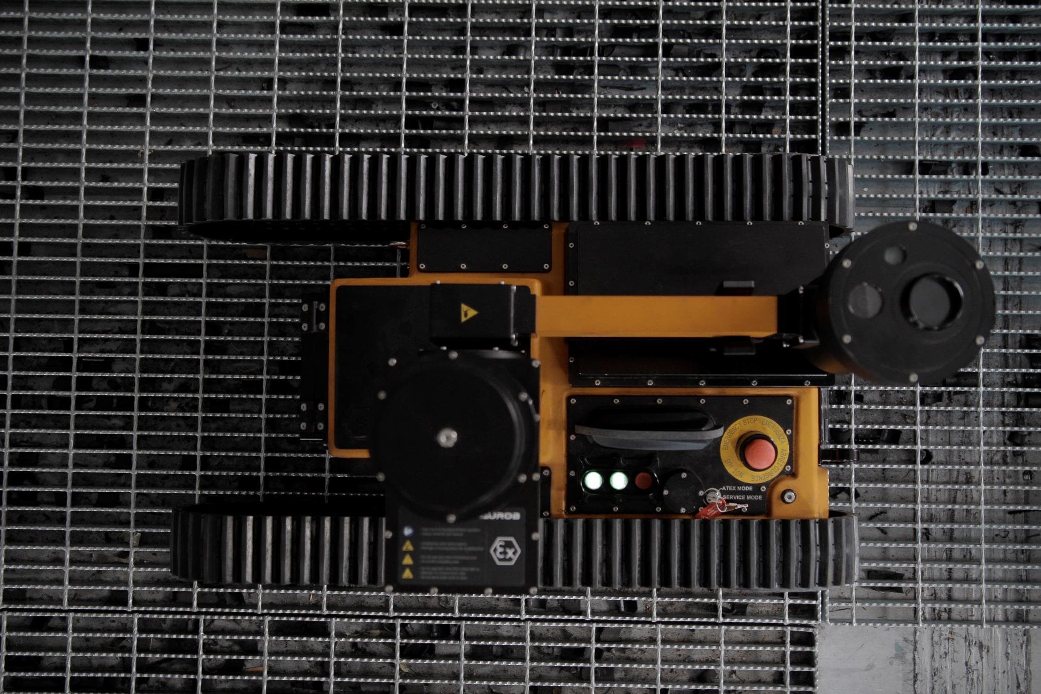 Autonomous ground robot for routine operations and inspection on industrial sites. - FCC ID 2A8IYINSPECTOR - Taurob GmbH (2)