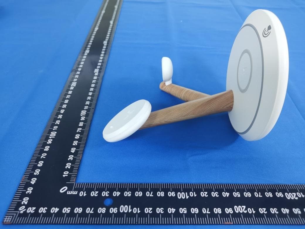 Magnetic 4 in 1 Wireless Fast Charger Dock - FCC ID 2A8J4-TH02 - Shenzhen Tianhui Xingye Technology Co.,Ltd. (2)