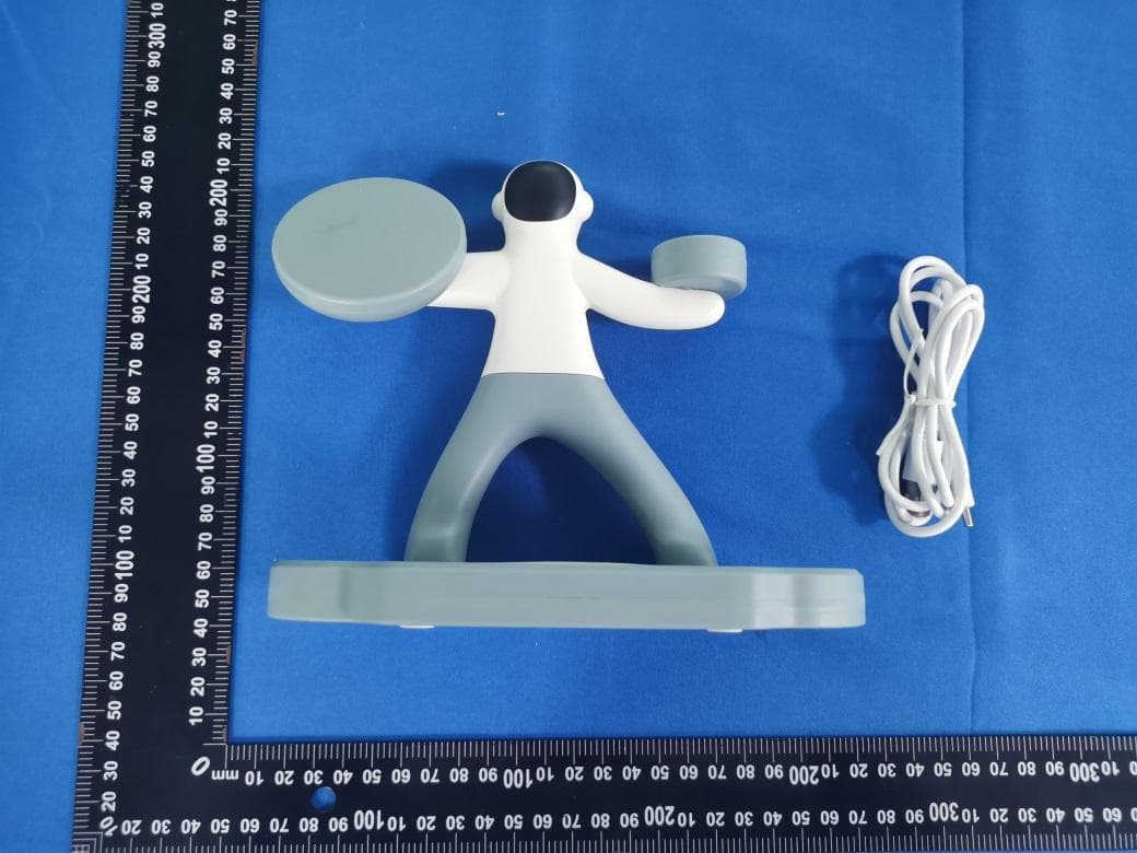 Magnetic 4 in 1 Wireless Fast Charger Dock - FCC ID 2A8J4-TH03 - Shenzhen Tianhui Xingye Technology Co.,Ltd. (3)