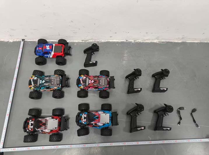RC Car - FCC ID 2A8KE-2219 - SHANTOU CHENGHAI SHUANGFENG TRADING CO., LTD. (3)