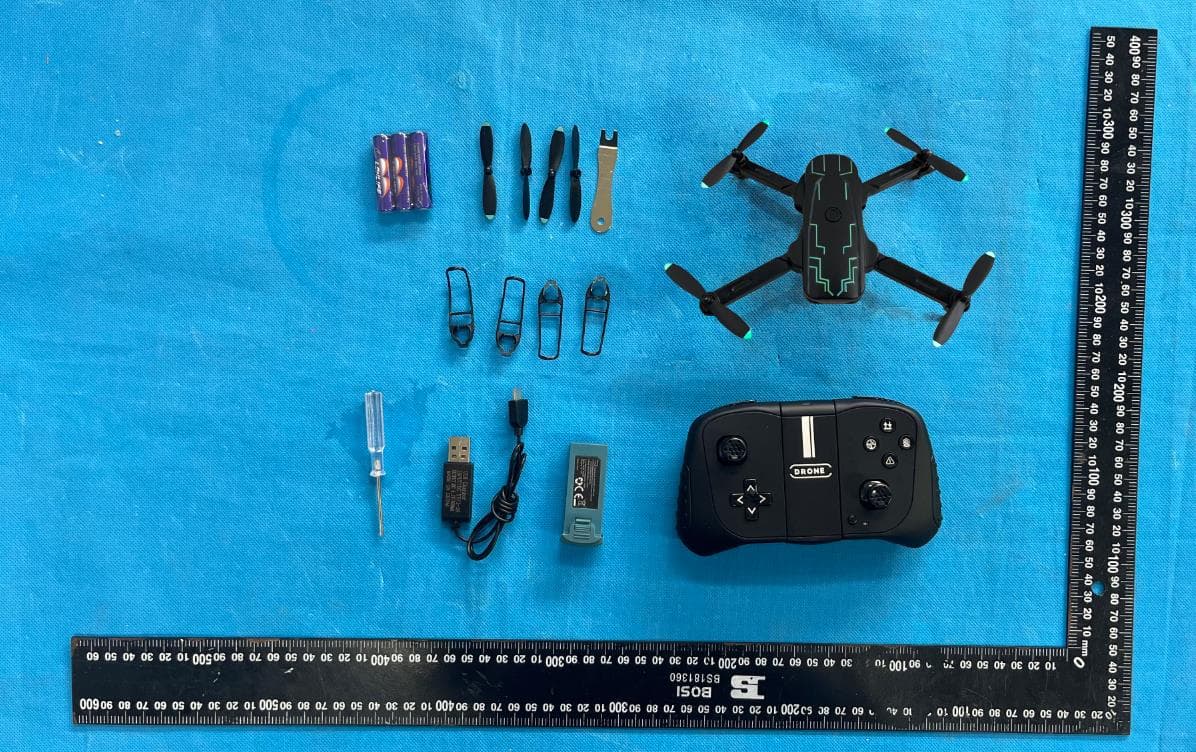 Mini Foldable DRONE - FCC ID 2A8MFBJS17 - Shantou Bojiang Technology Co., Ltd. (2)