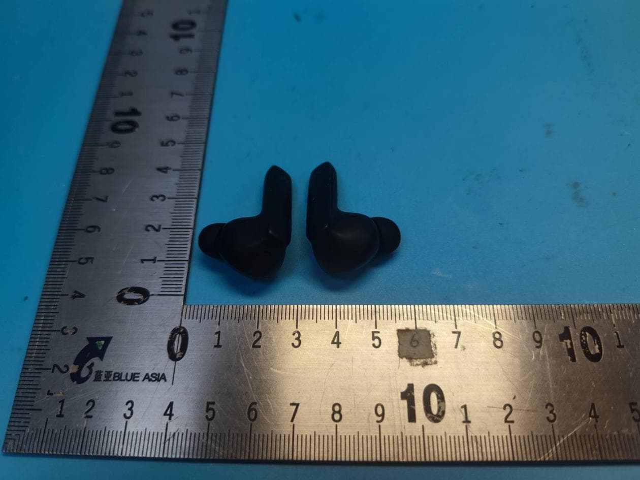 hearClear - FCC ID 2A8MI-AH183 - Jiang Su Yisin Tech Co., Ltd (4)