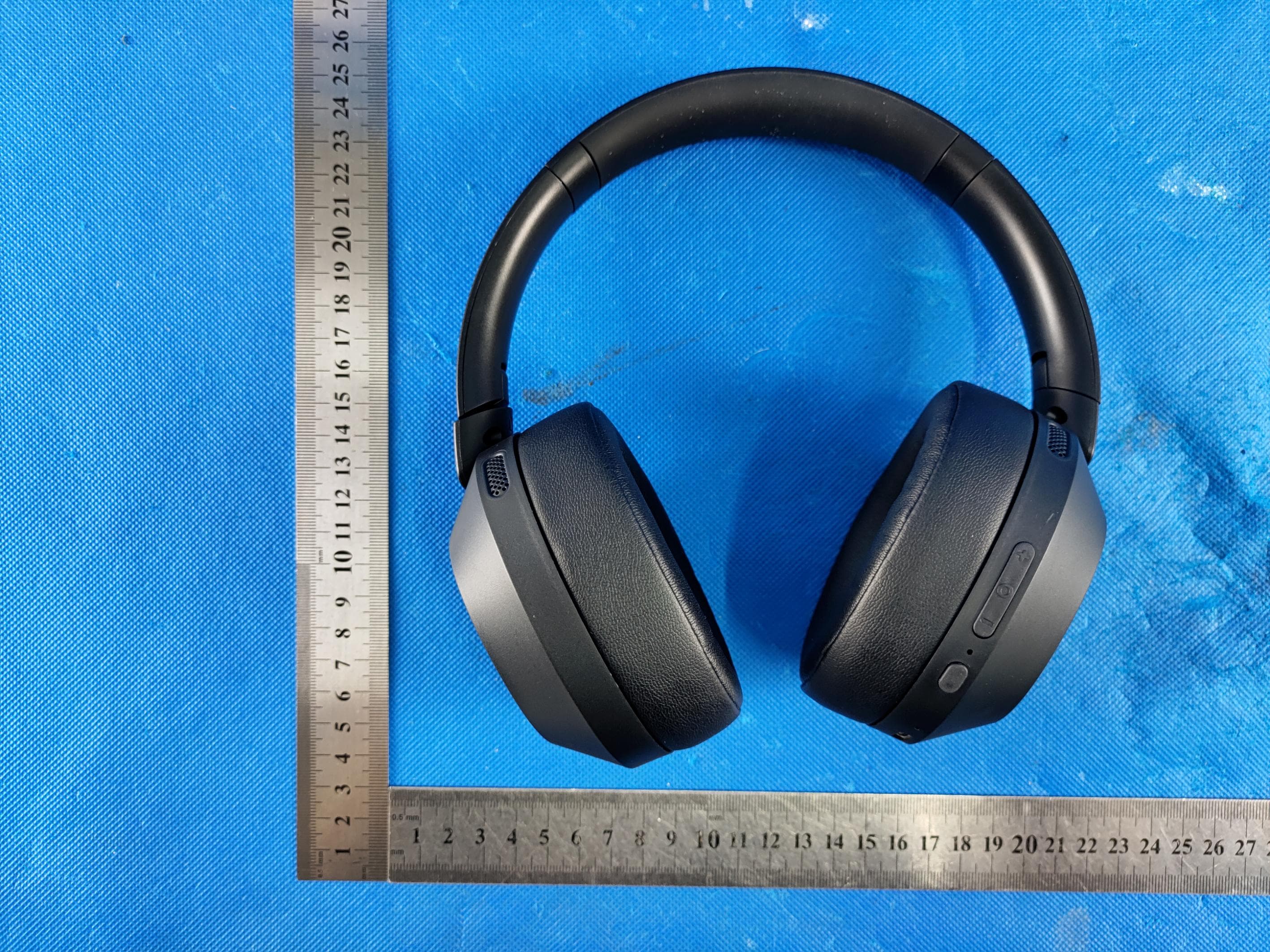 Bluetooth Headphones - FCC ID 2A8MO-SNC-779 - Shenzhen Shike Kam Wah Electronic Co.,Ltd.