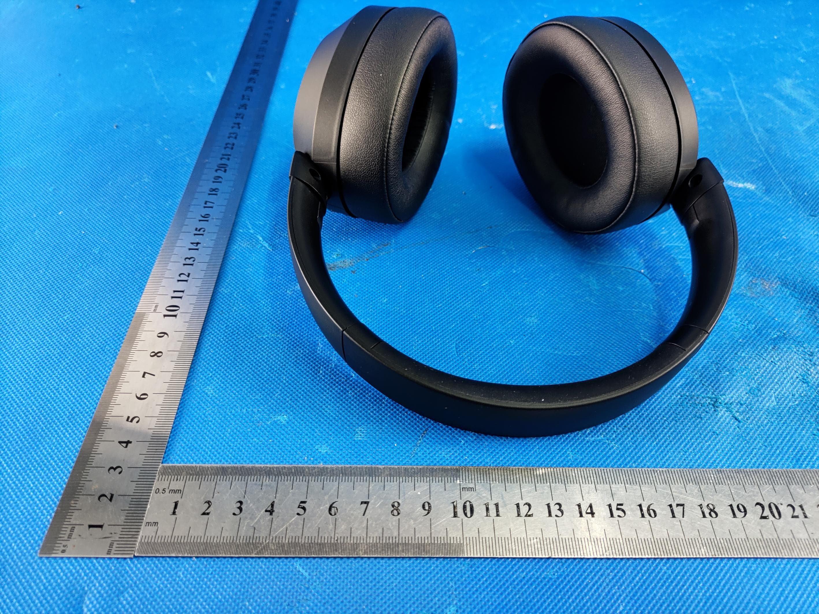 Bluetooth Headphones - FCC ID 2A8MO-SNC-779 - Shenzhen Shike Kam Wah Electronic Co.,Ltd. (2)