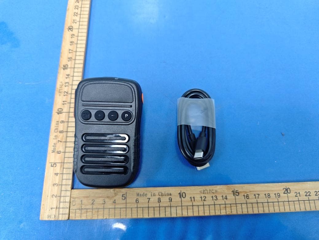 Bluetooth Handheld Walkie-Talkie Microphone - FCC ID 2A8NJ-BM008 - Shenzhen CWELL Electronic Technology Co., Ltd. (3)