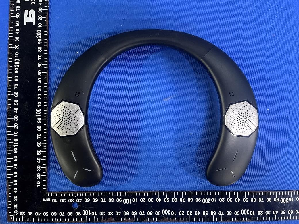 WIRELESS WEARABLE SPEAKER - FCC ID 2A8NV-BS07A - Shenzhen E-Ran Technology Co., Ltd. (2)