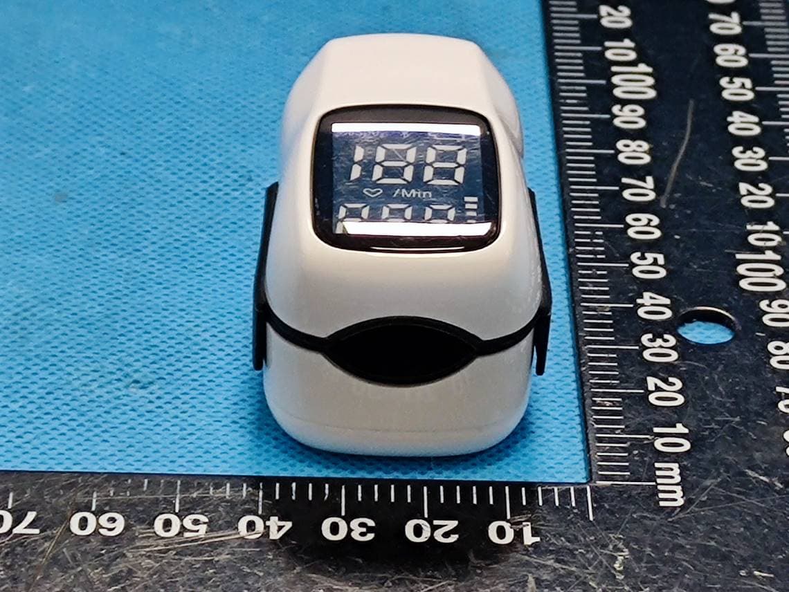 Fingertip Pulse Oximeter - FCC ID 2A8NX07010012 - Shenzhen Smallsignal Technology Co.,Ltd. (2)