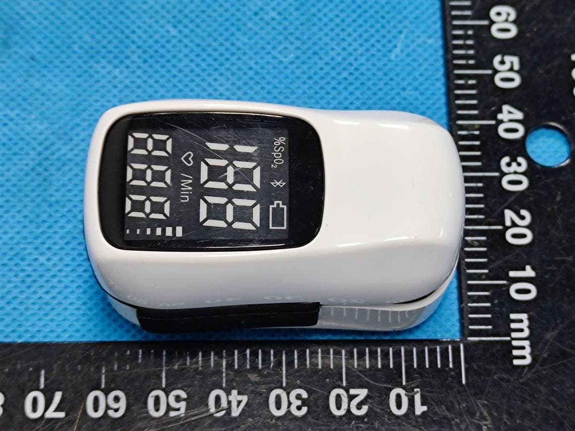 Fingertip Pulse Oximeter - FCC ID 2A8NX07010012 - Shenzhen Smallsignal Technology Co.,Ltd. (4)