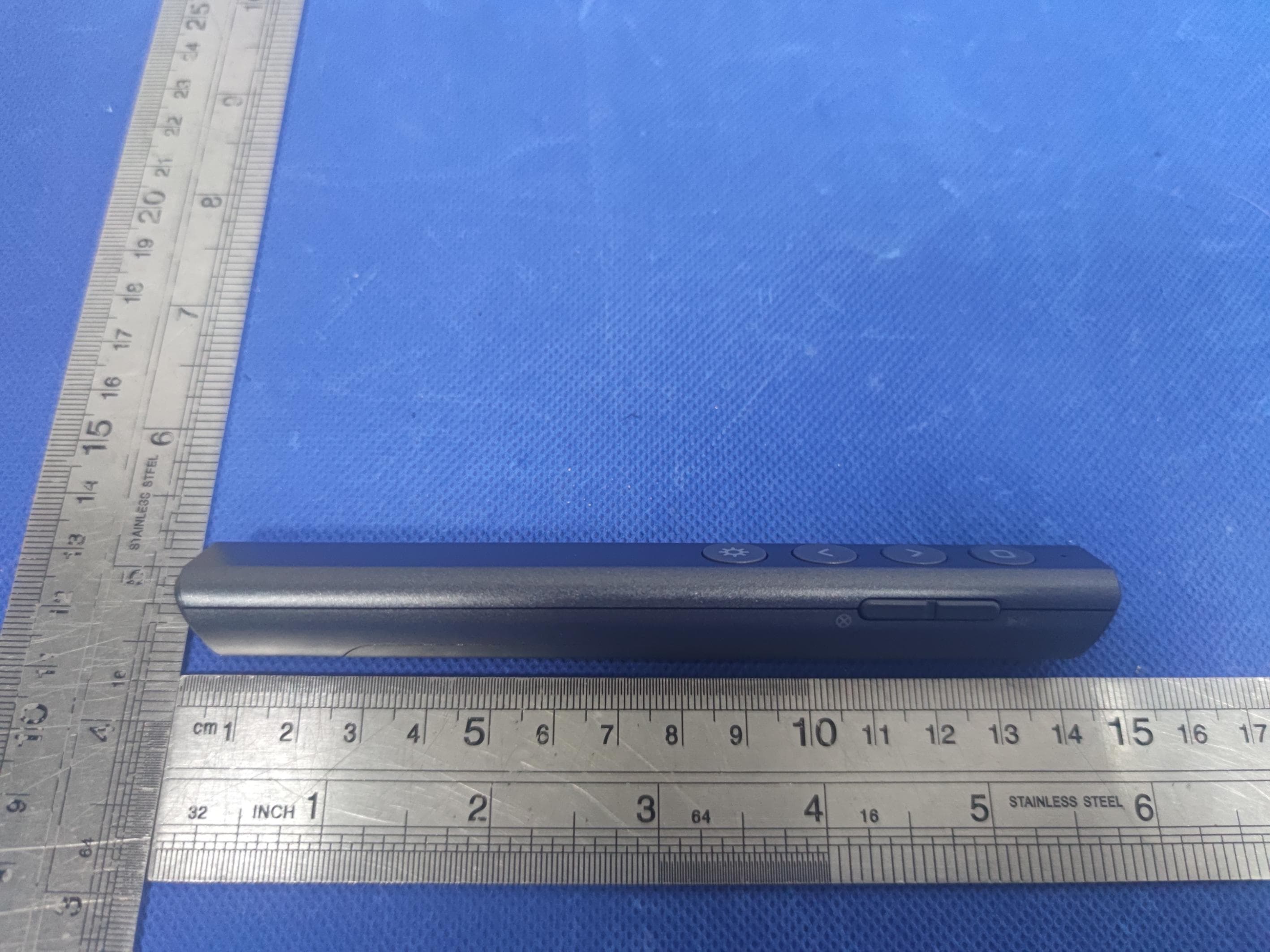 Laser page turning pen - FCC ID 2A8NZ-Q88 - SHENZHEN QURO ELECTRONIC TECHNOLOGY CO.,LTD (3)