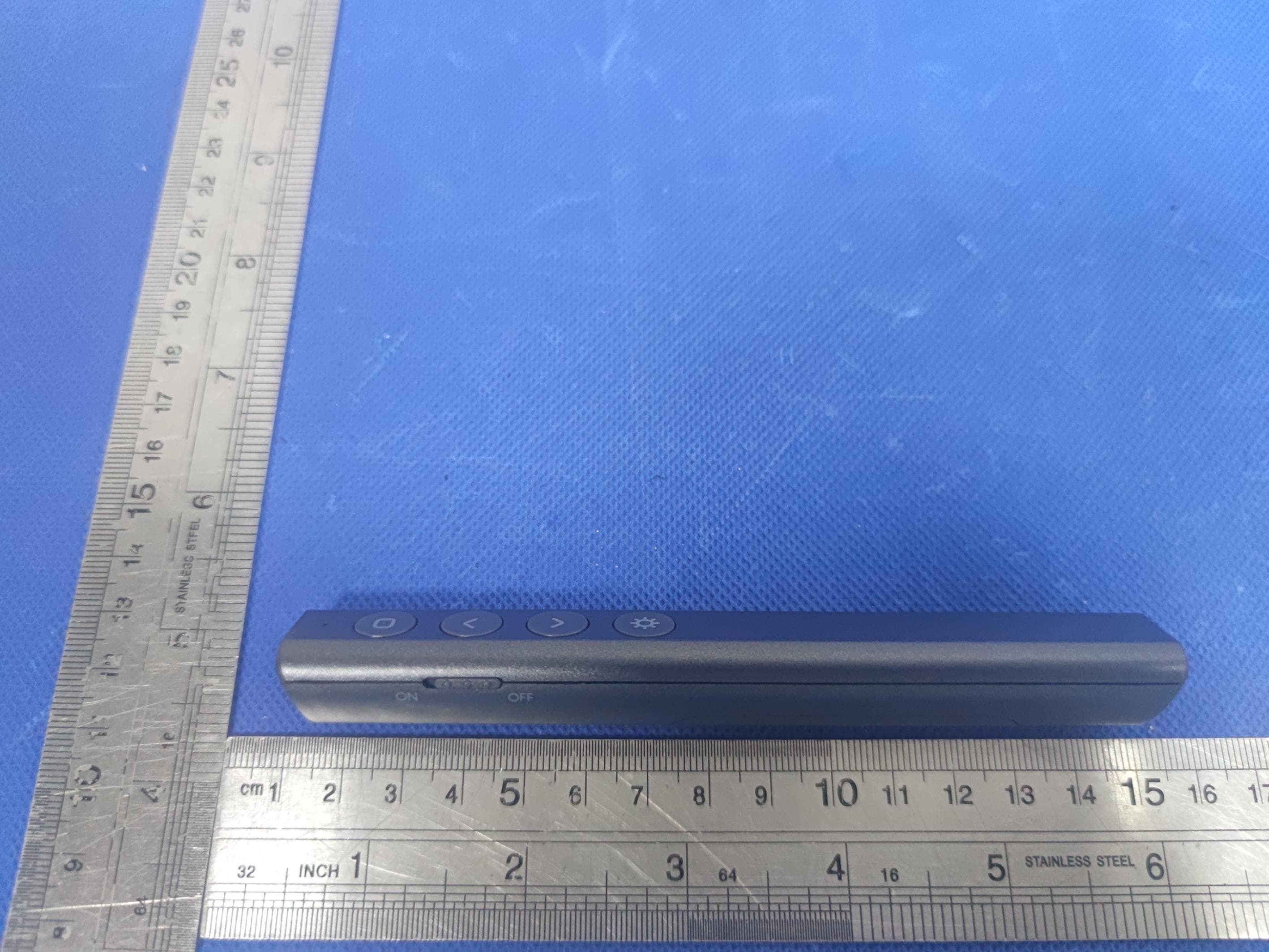 Laser page turning pen - FCC ID 2A8NZ-Q88 - SHENZHEN QURO ELECTRONIC TECHNOLOGY CO.,LTD (5)