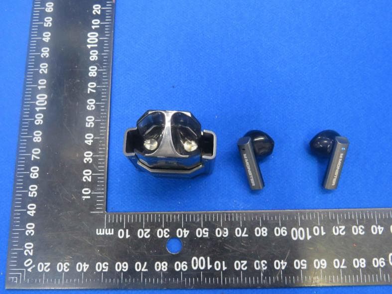 True wireless Bluetooth headphone - FCC ID 2A8PV-QSMXKT23 - Shenzhen Information Infinity Co., Ltd.
