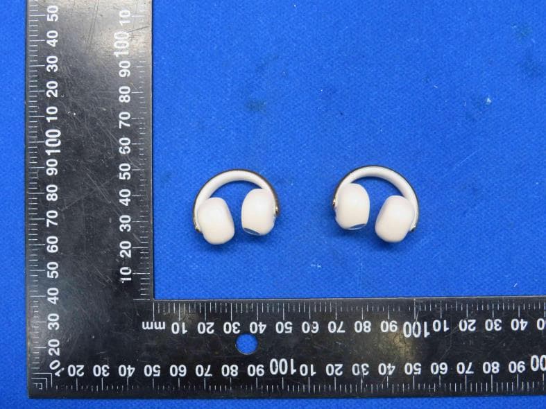 True wireless Bluetooth headphone - FCC ID 2A8PV-QSMXKT30 - Shenzhen Information Infinity Co., Ltd.