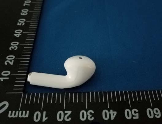 Bluetooth headset - FCC ID 2A8SLM-01 - Guangzhou Chenfeng Technology Co., Ltd. (2)