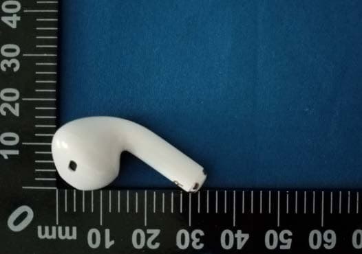 Bluetooth headset - FCC ID 2A8SLM-01 - Guangzhou Chenfeng Technology Co., Ltd.