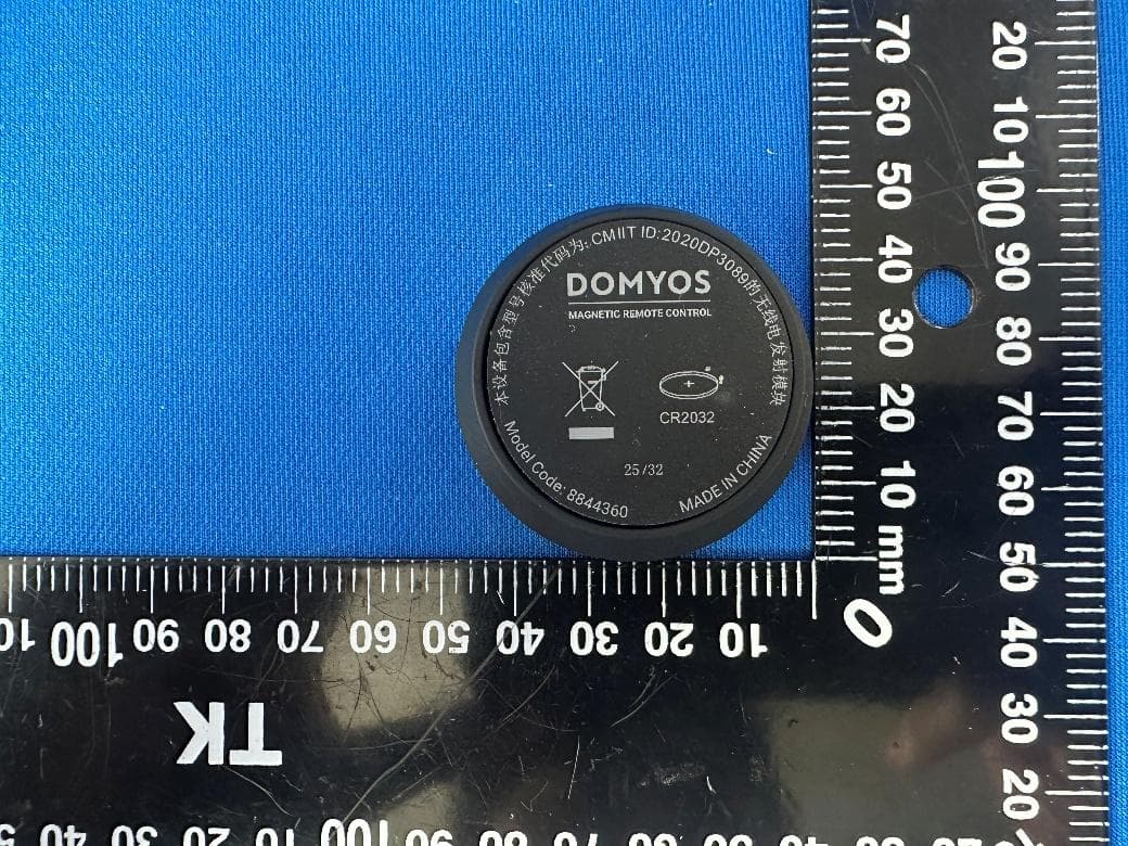 Remote Control with Bluetooth Low Energy - FCC ID 2A8UO-THEUSREMOTE - Decathlon America LLC