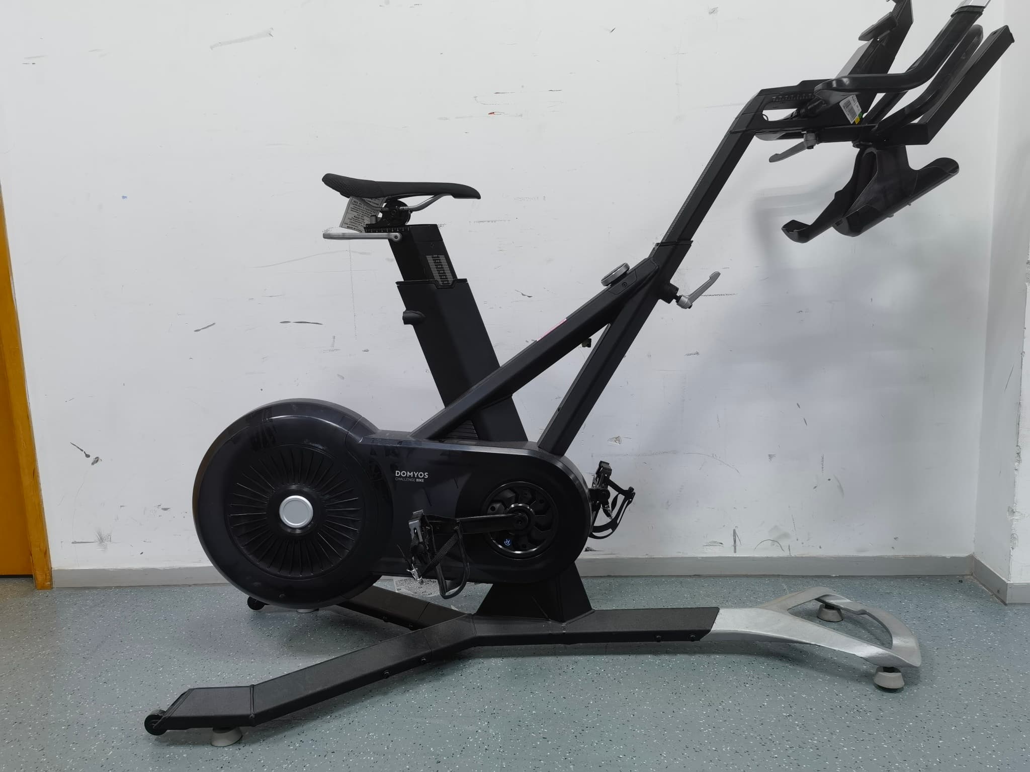 Domyos Challenge Bike - FCC ID 2A8UOCHALLENGEBIKE - Decathlon America LLC (4)