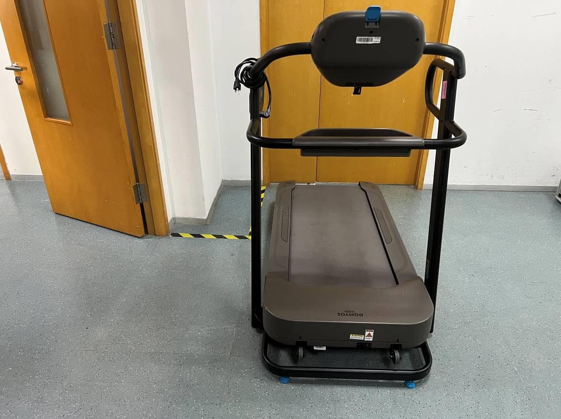 DOMYOS Fitness Treadmill - FCC ID 2A8UOW900 - Decathlon America LLC (2)