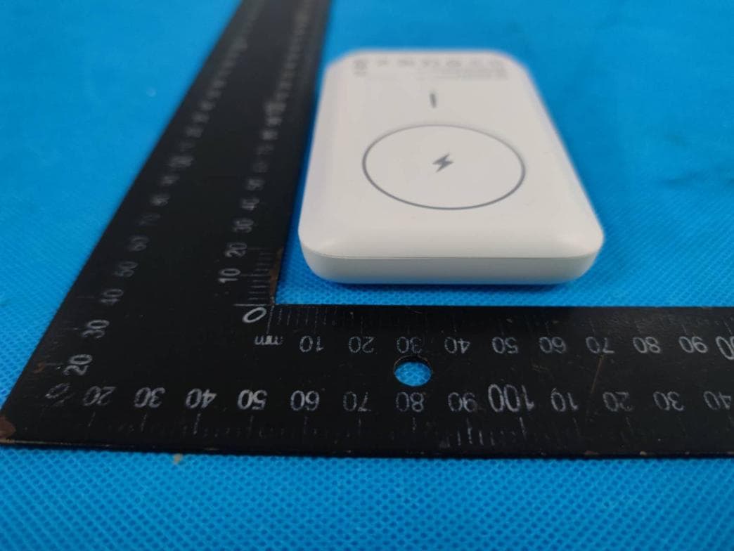 Magnetic Wireless Power Bank - FCC ID 2A8WF-PO2 - Shenzhen Yufeng Information Technology Co., Ltd. (5)