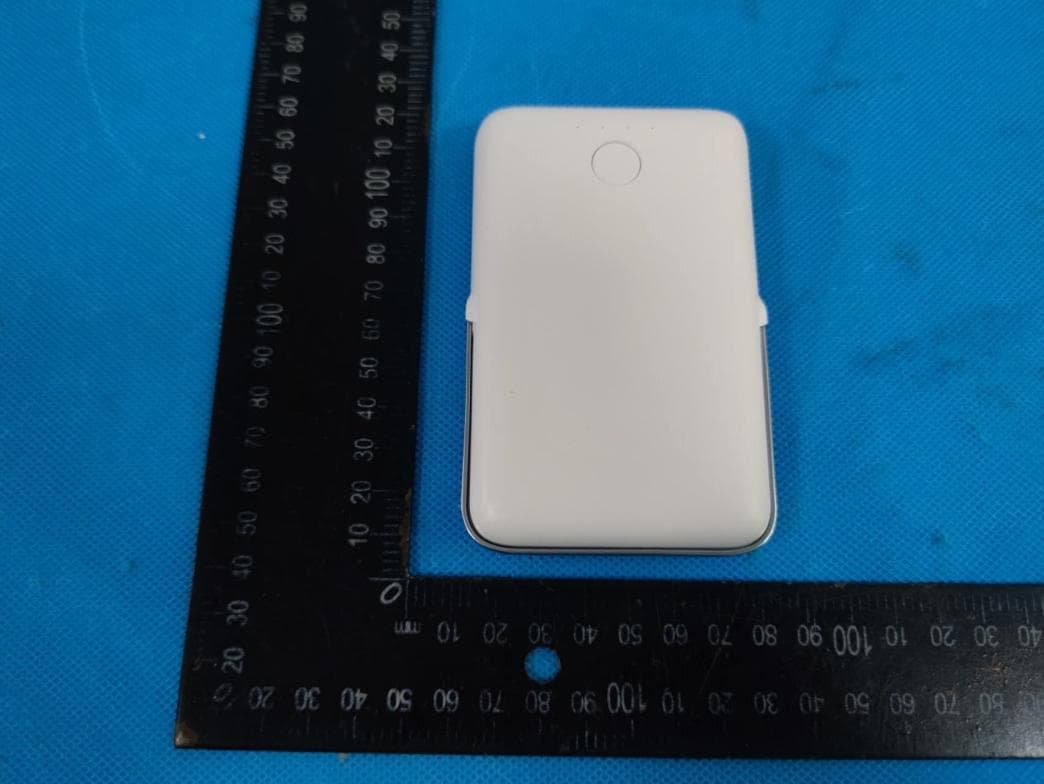 Magnetic Wireless Power Bank - FCC ID 2A8WF-PO2 - Shenzhen Yufeng Information Technology Co., Ltd. (2)