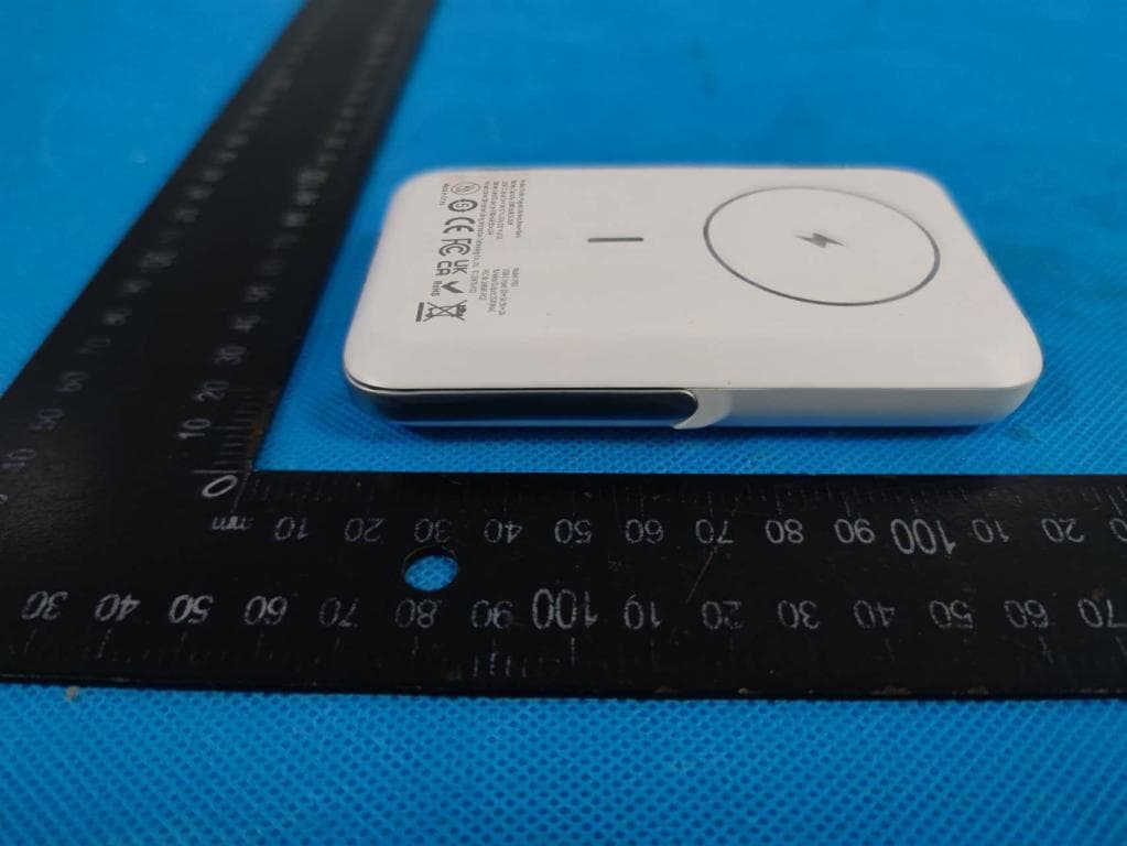 Magnetic Wireless Power Bank - FCC ID 2A8WF-PO2 - Shenzhen Yufeng Information Technology Co., Ltd. (4)