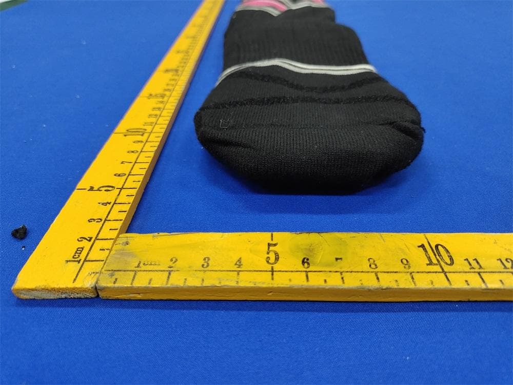 Heated Socks - FCC ID 2A8YOQT-01 - Dikaku Industrial Co.,Limited (2)