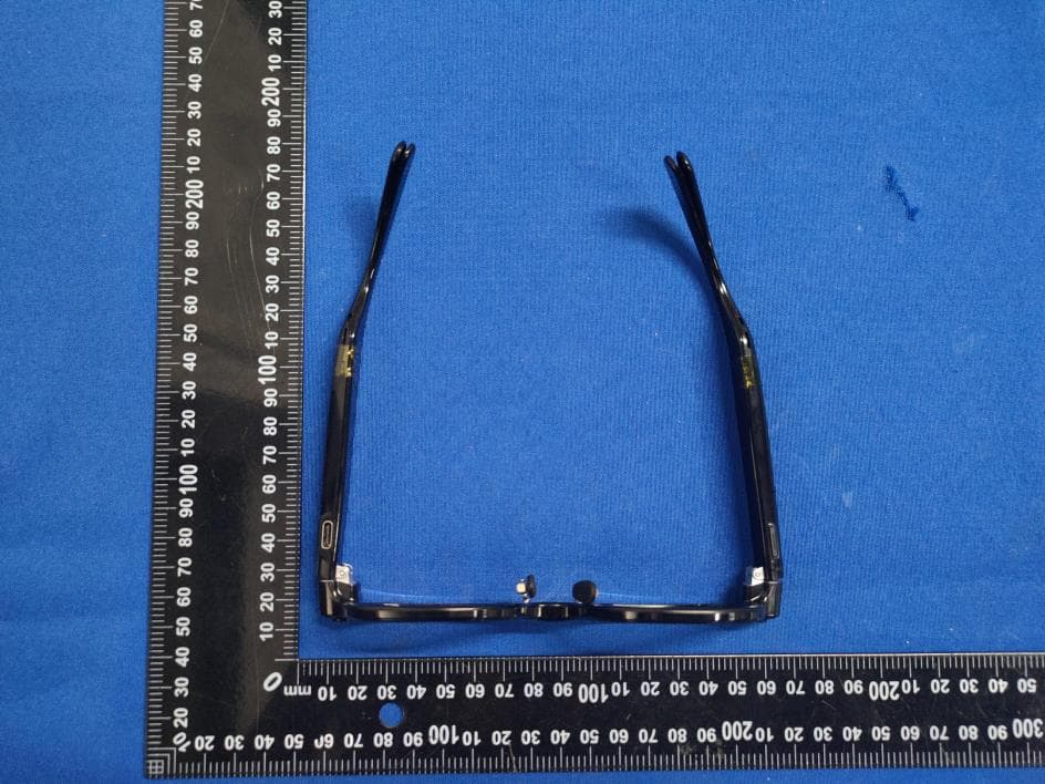 intelligent glasses - FCC ID 2A8ZB-G30 - Shenzhen Weiwo Intelligent Electronics Co., Ltd (4)