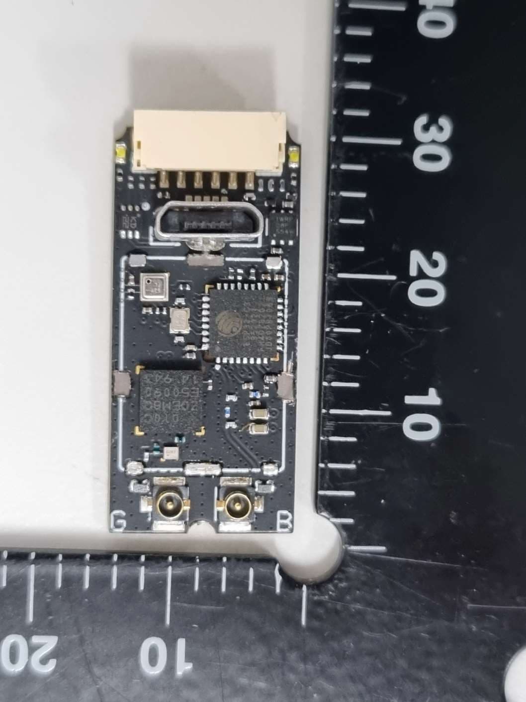 idME (Broadcase drone flight information) - FCC ID 2A94B-13EA2A94B - Aerobits Sp. z o.o.