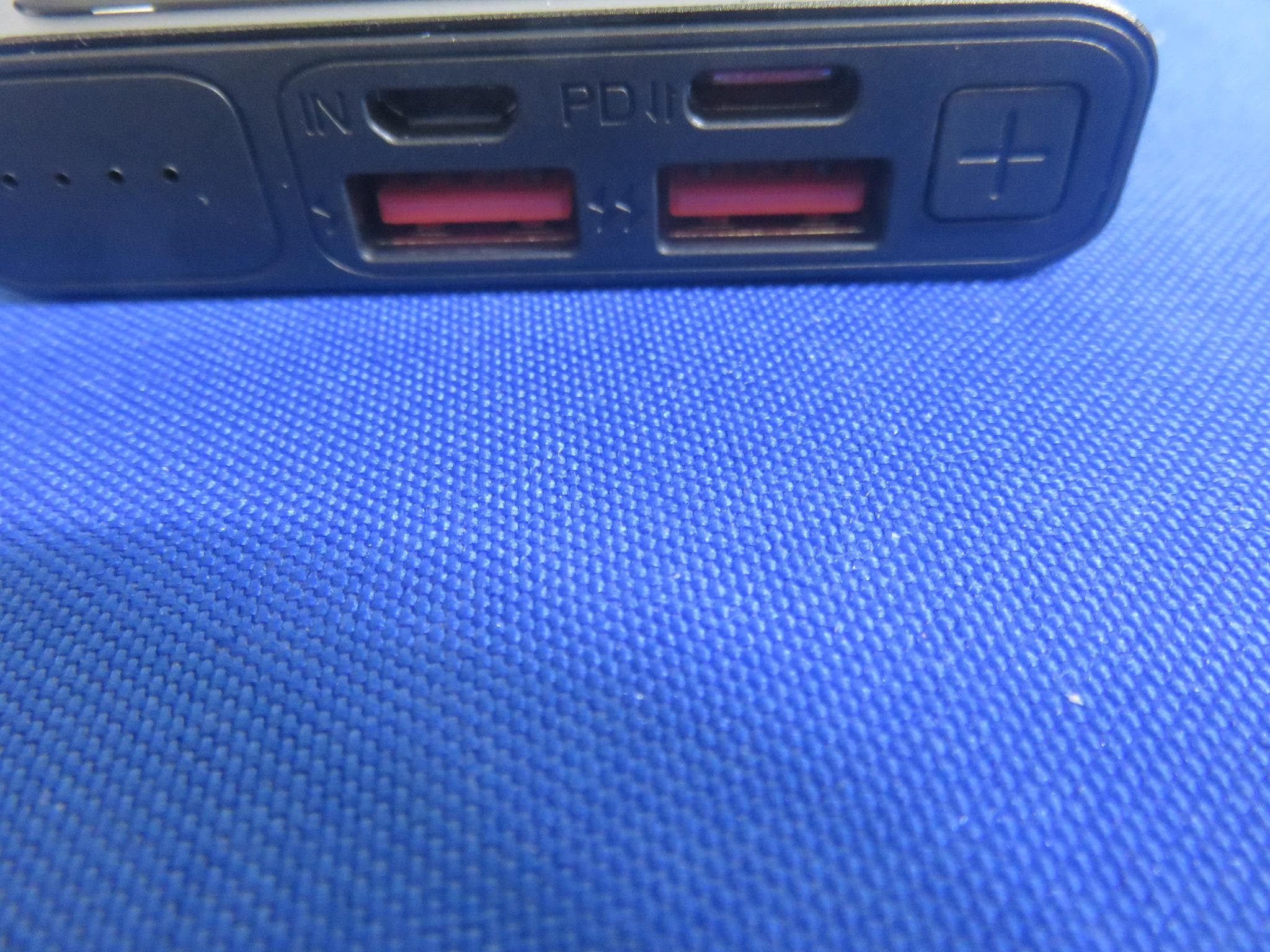 Wireless portable charger - FCC ID 2A9AG-PPPBQI - Dongguan Dongju Electronic Technology Co., Ltd. (5)